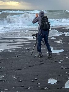 Fotograf bei Wind und Wetter am Eismeer
