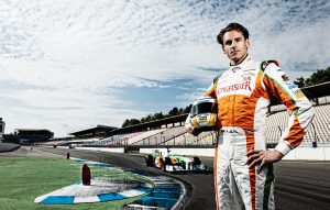 Portrait Adrian Sutil Formel 1 Fahrer posend